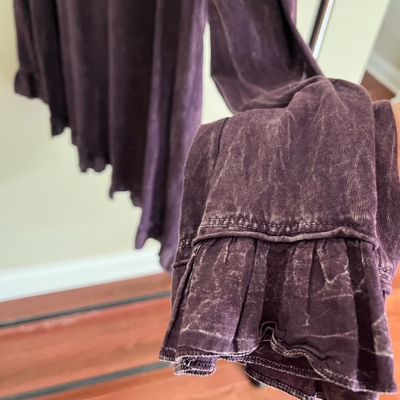 Long sleeve top with detailed sleeves - Picture 2 of 3